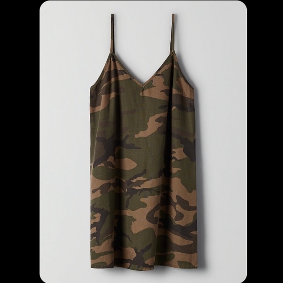 Aritzia TNA Yirrell Dress - Picture 4 of 10